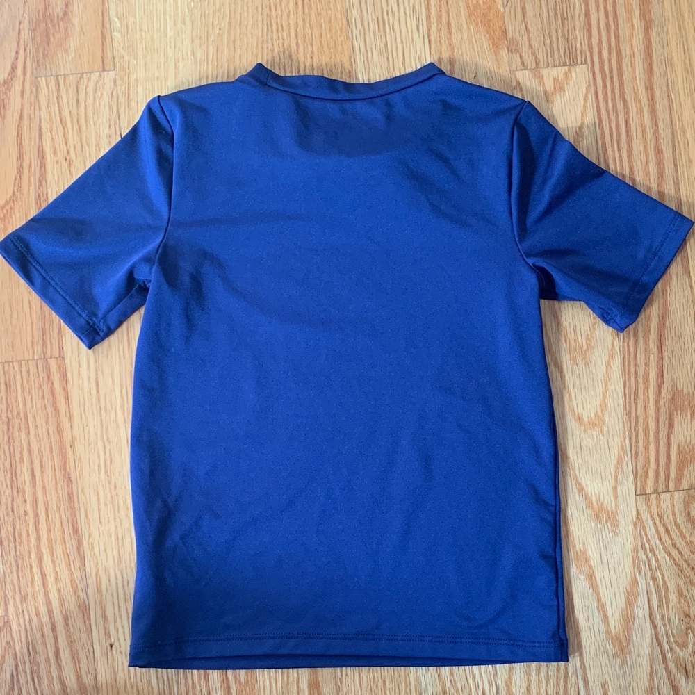 Cat & Jack Rash Guard - size 5T - Picture 4 of 4